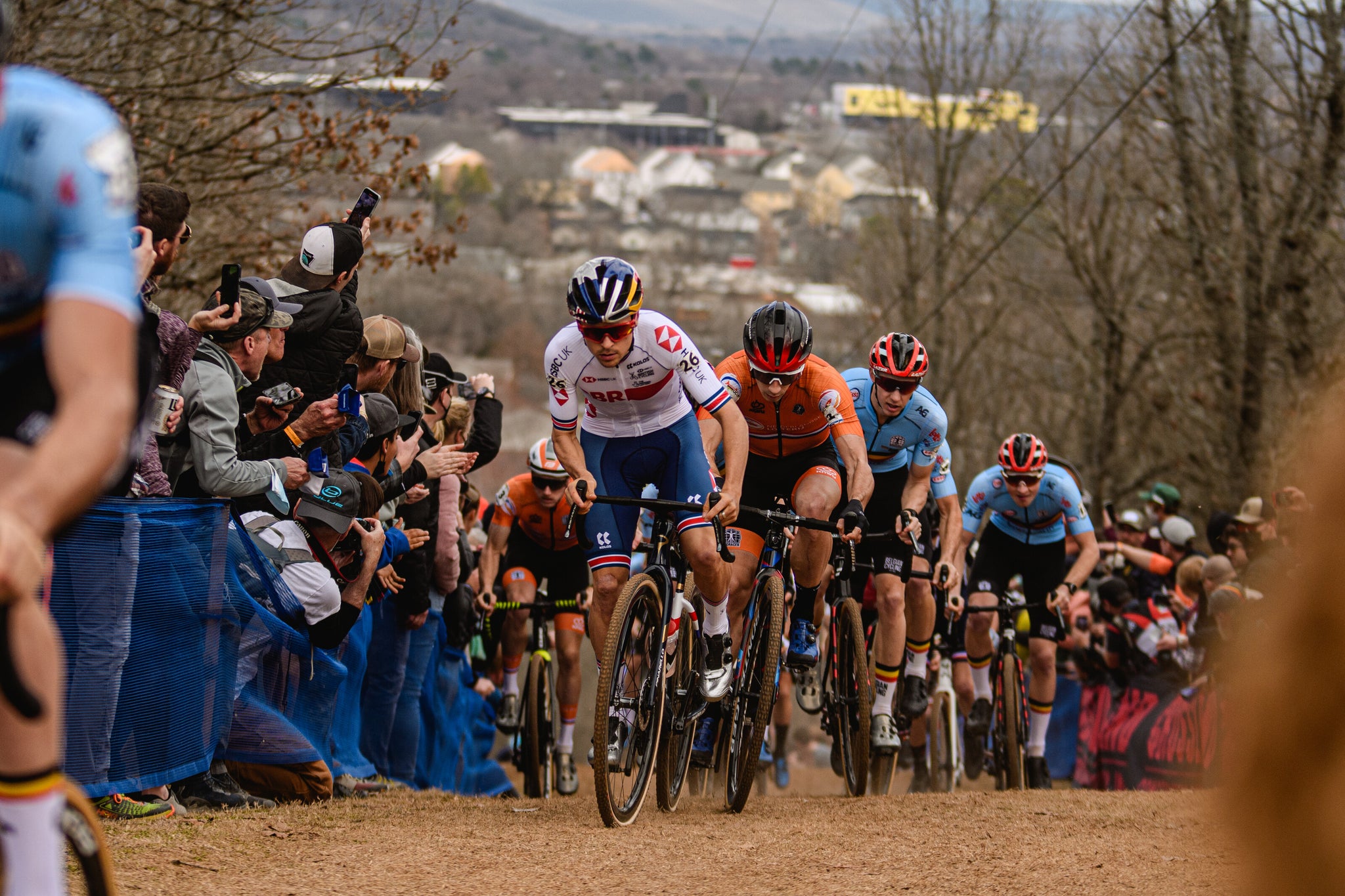 Gravel vs. Cyclocross bikes explained